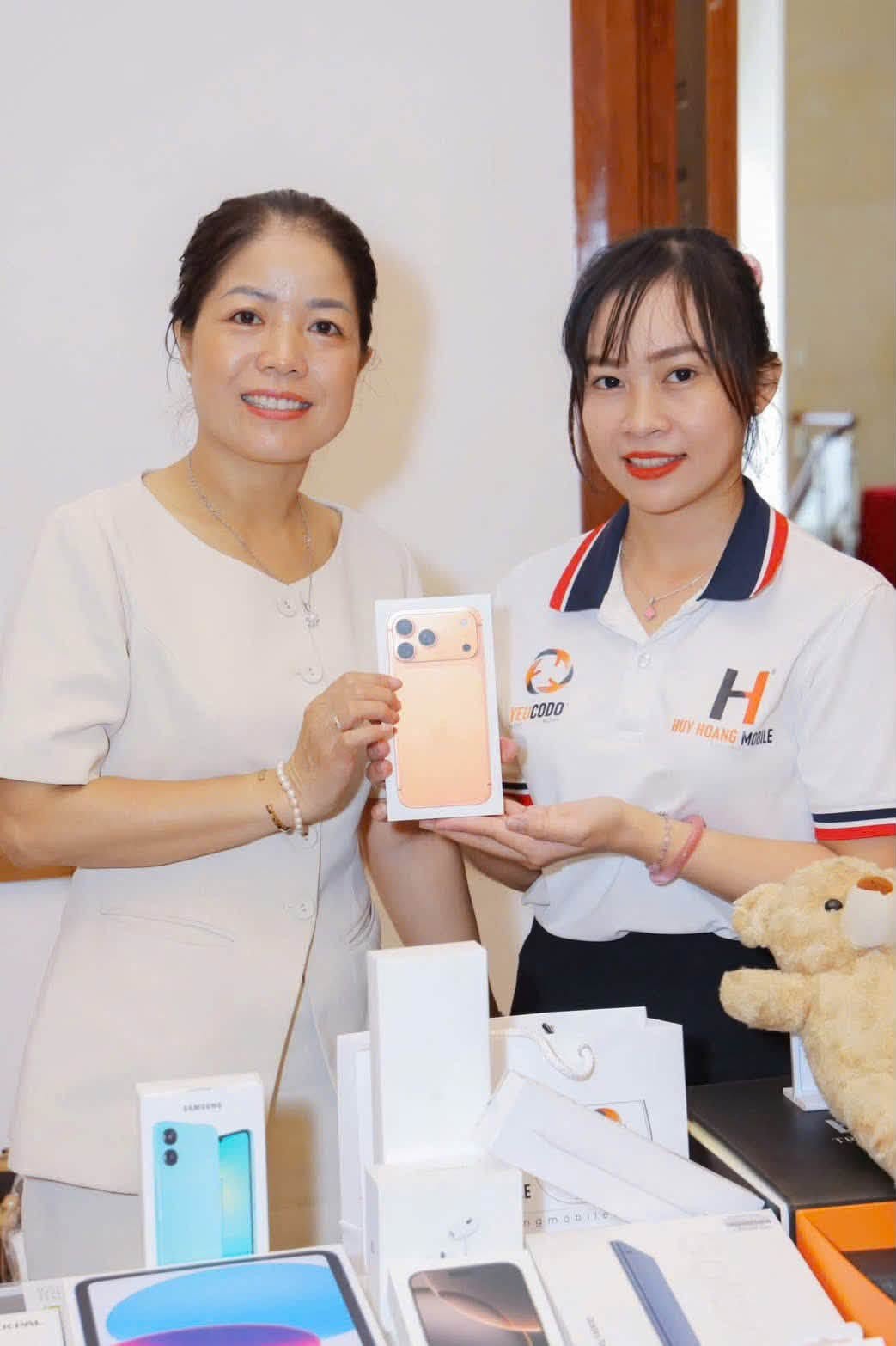Niềm vui khi nhận máy